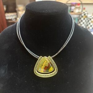 Chico’s Chunky Statement Pendant in Double Leather Strap Necklace Choker‎